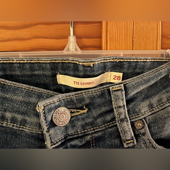 NWOT LEVI SKINNY JEANS - Picture 2 of 3